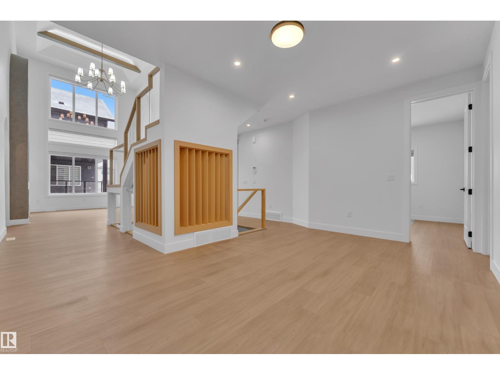 8790 Mayday LN SW, Edmonton