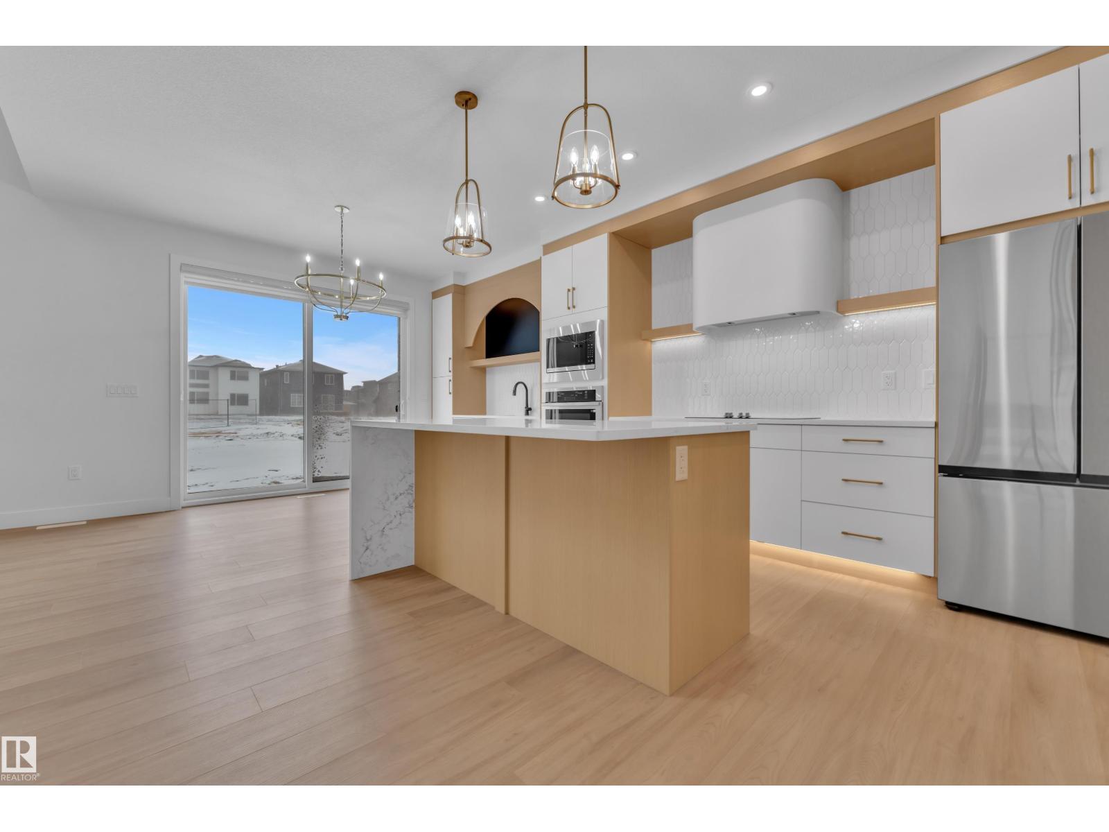 8790 Mayday LN SW, Edmonton