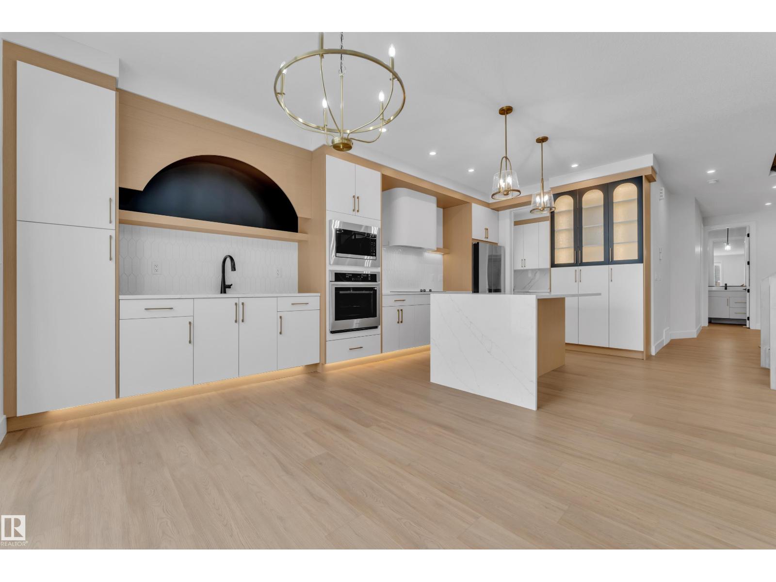 8790 Mayday LN SW, Edmonton