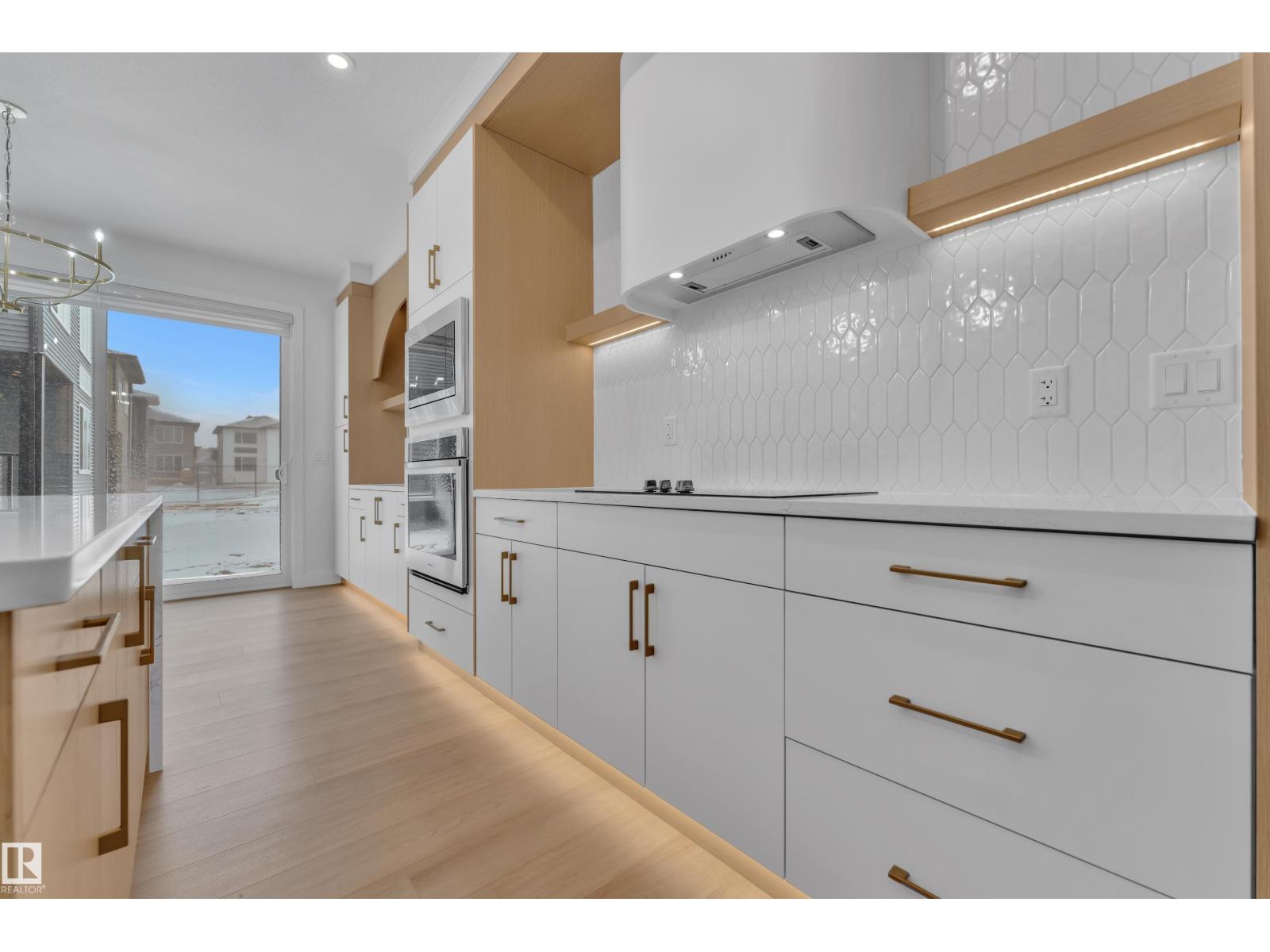 8790 Mayday LN SW, Edmonton