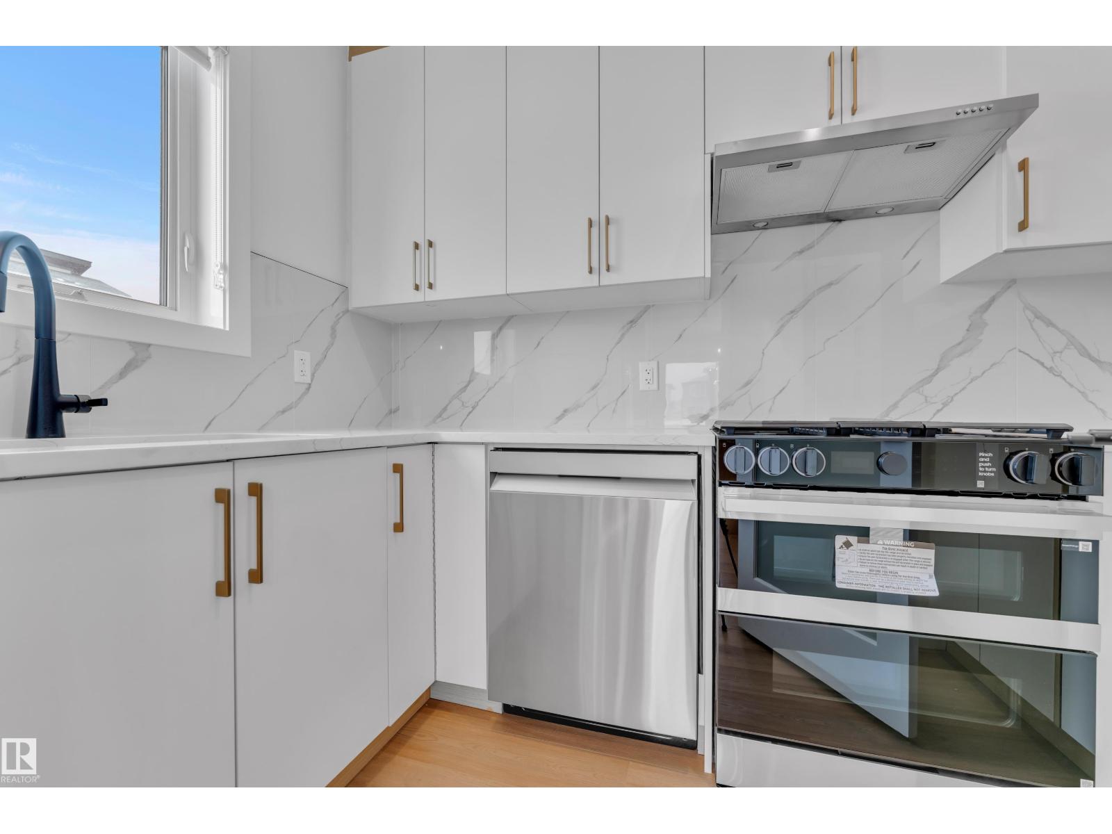 8790 Mayday LN SW, Edmonton