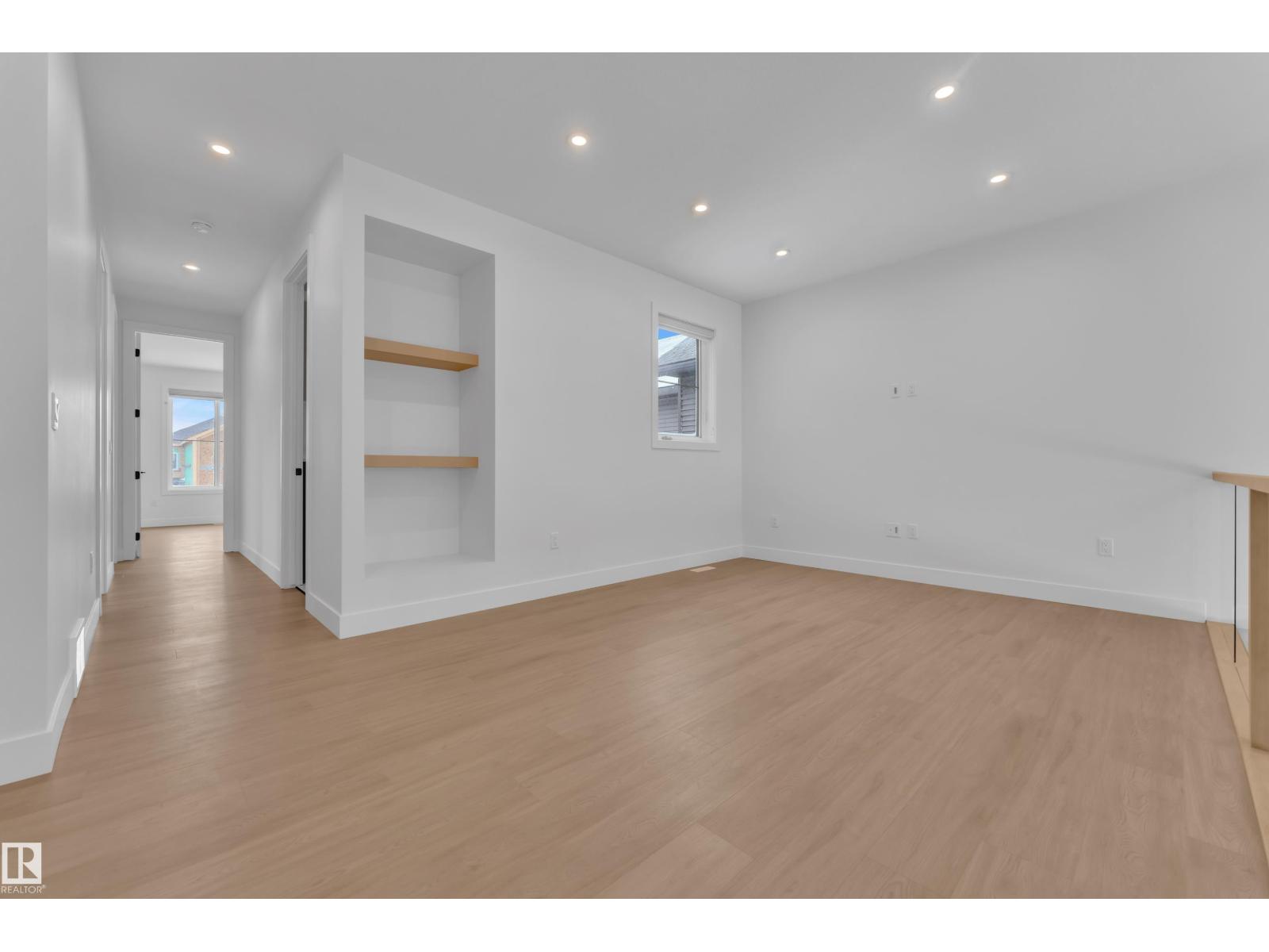 8790 Mayday LN SW, Edmonton