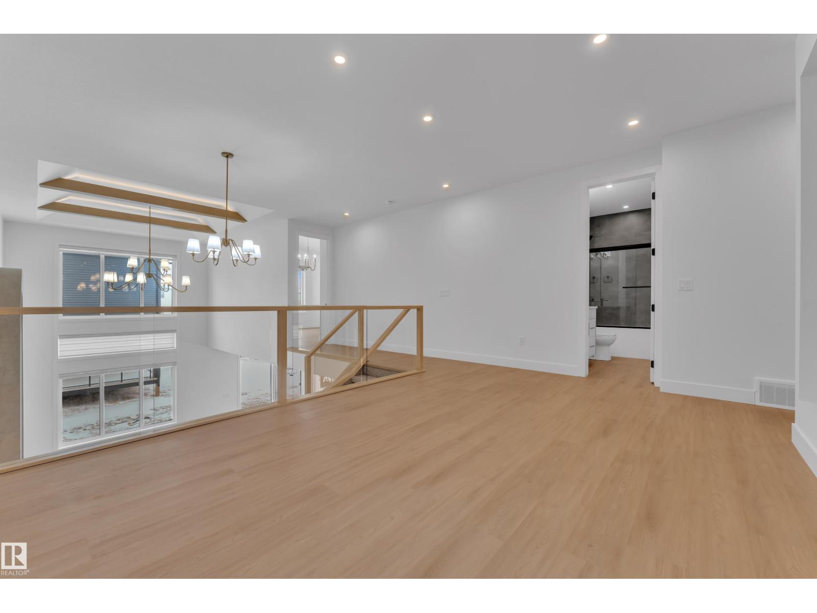 8790 Mayday LN SW, Edmonton