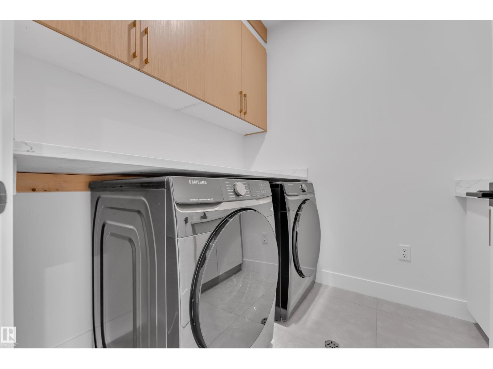 8790 Mayday LN SW, Edmonton