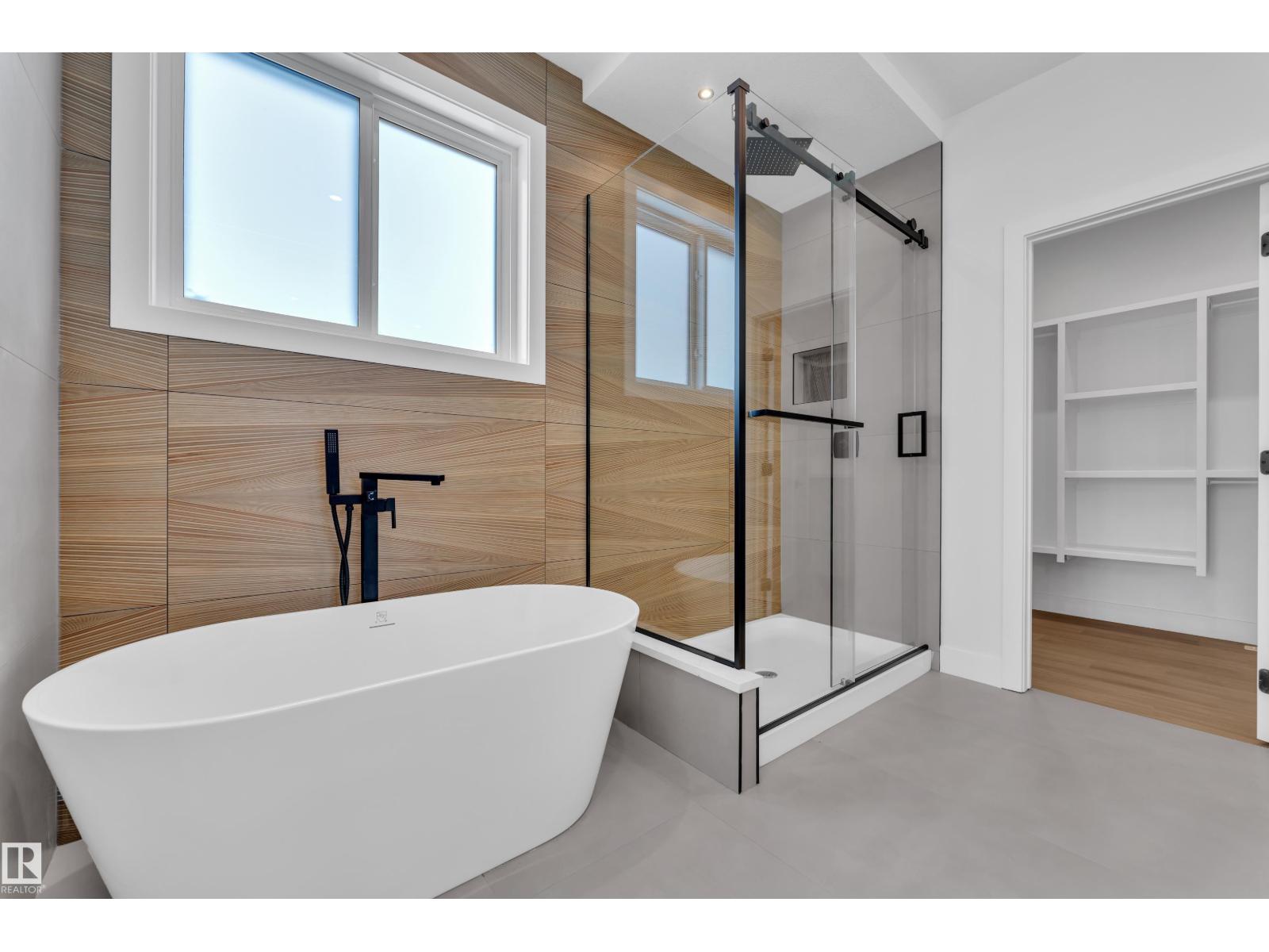 8790 Mayday LN SW, Edmonton