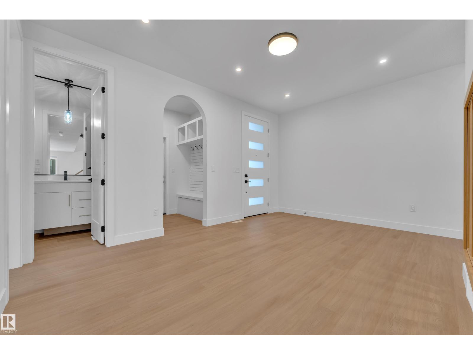 8790 Mayday LN SW, Edmonton