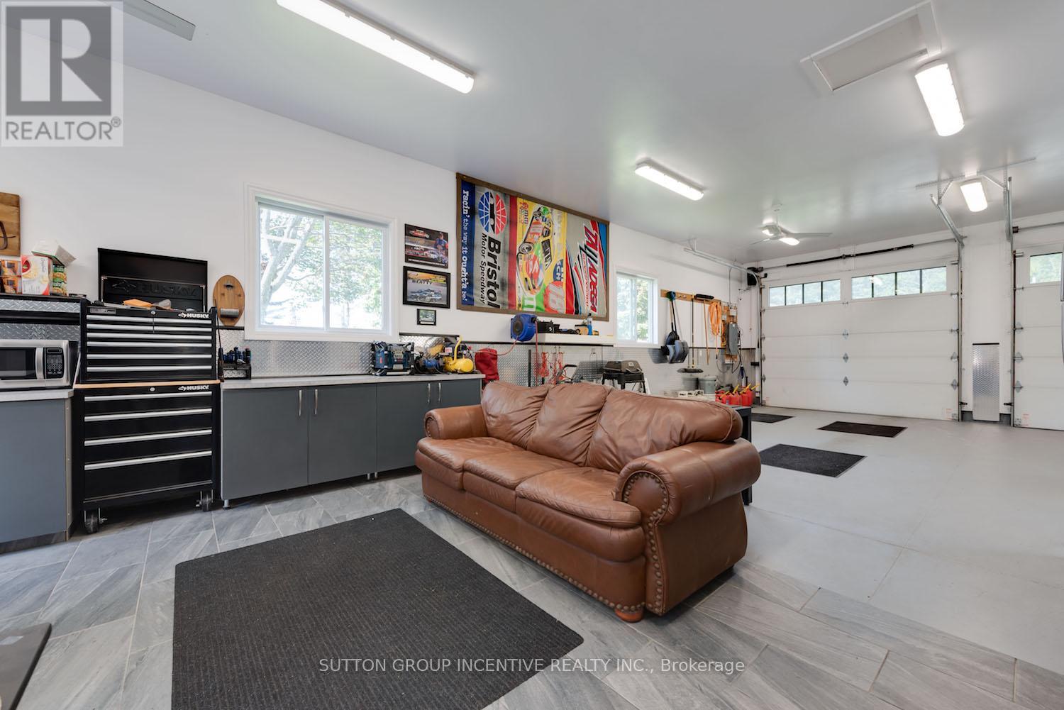1193 SUNNIDALE ROAD — photo 37