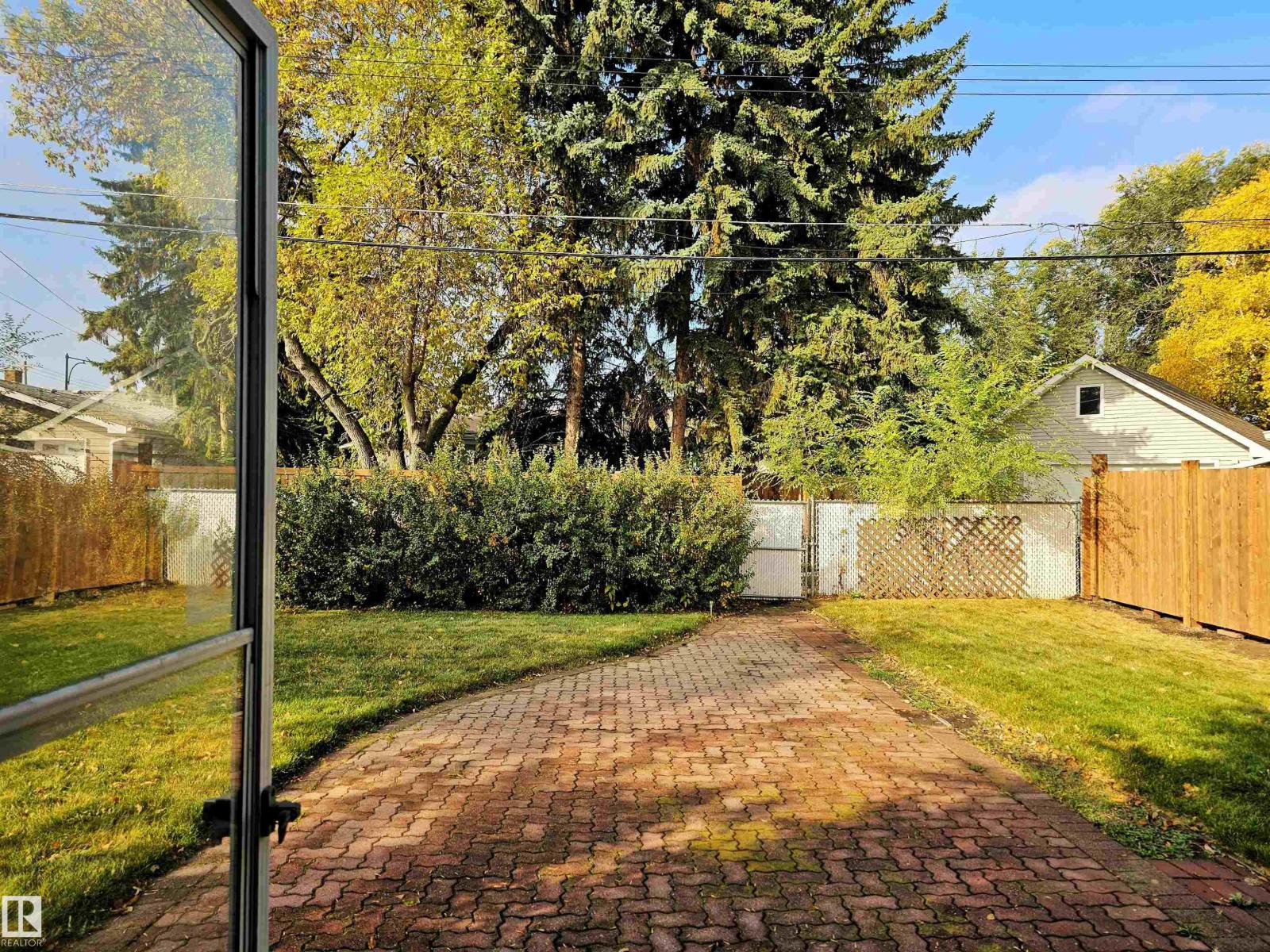 8604 142 ST NW, Edmonton
