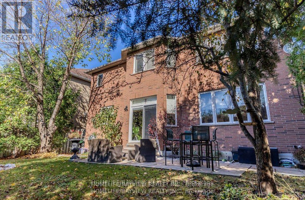 8 PICO CRESCENT — photo 2