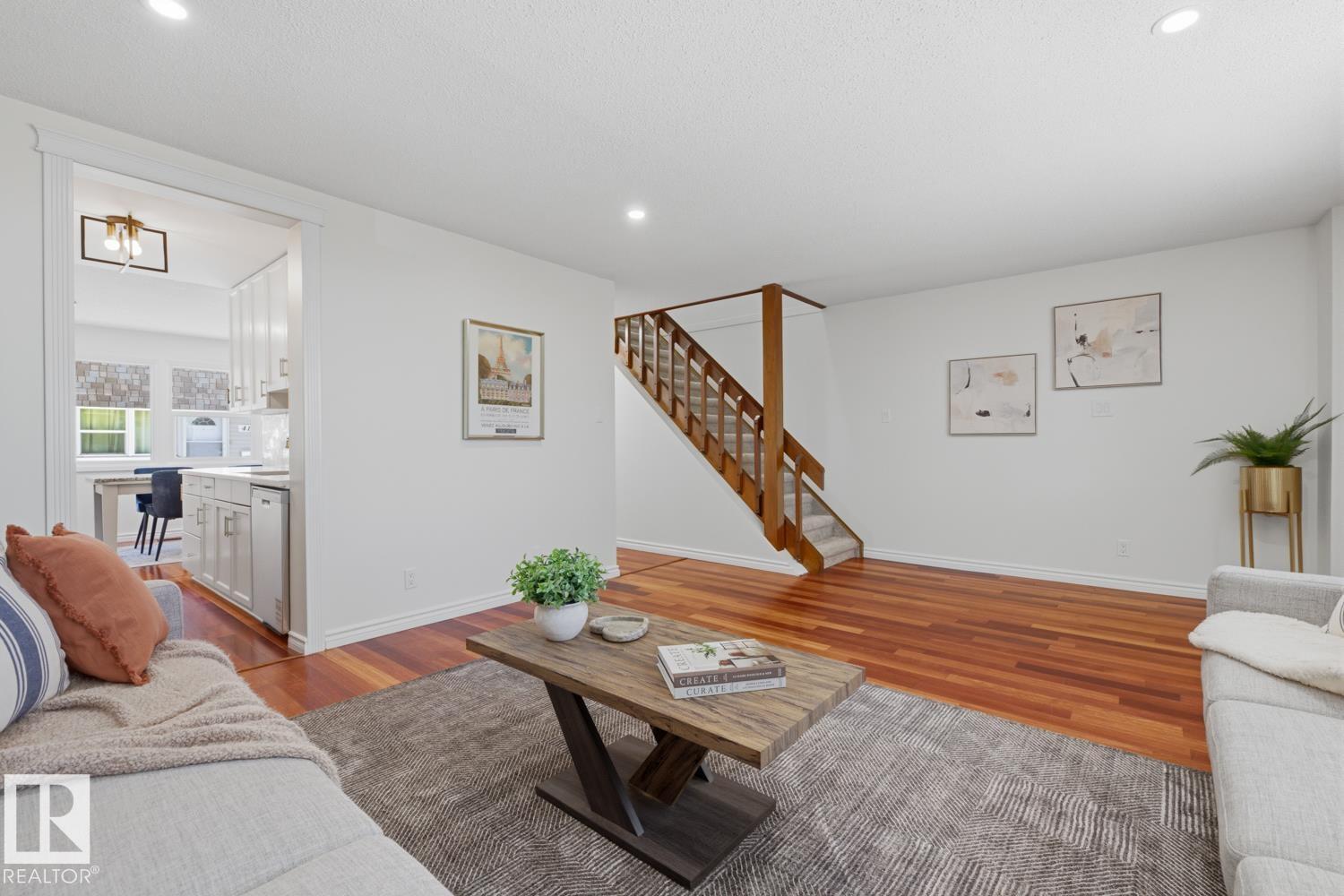 413 VILLAGE ON THE GREEN GR NW, Edmonton