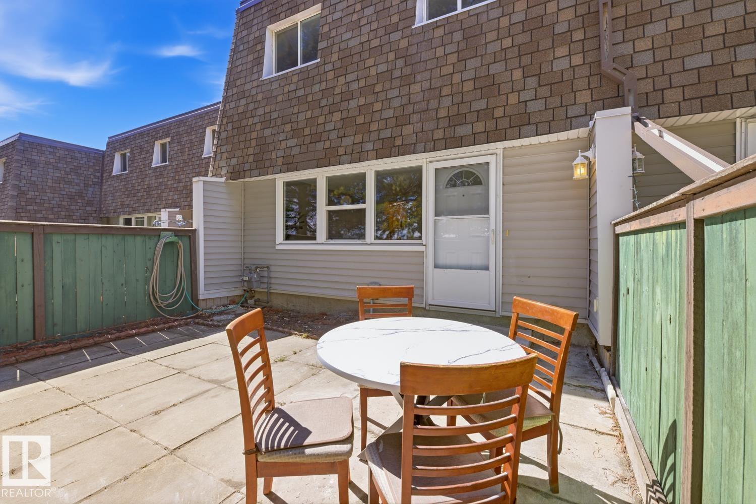 413 VILLAGE ON THE GREEN GR NW, Edmonton