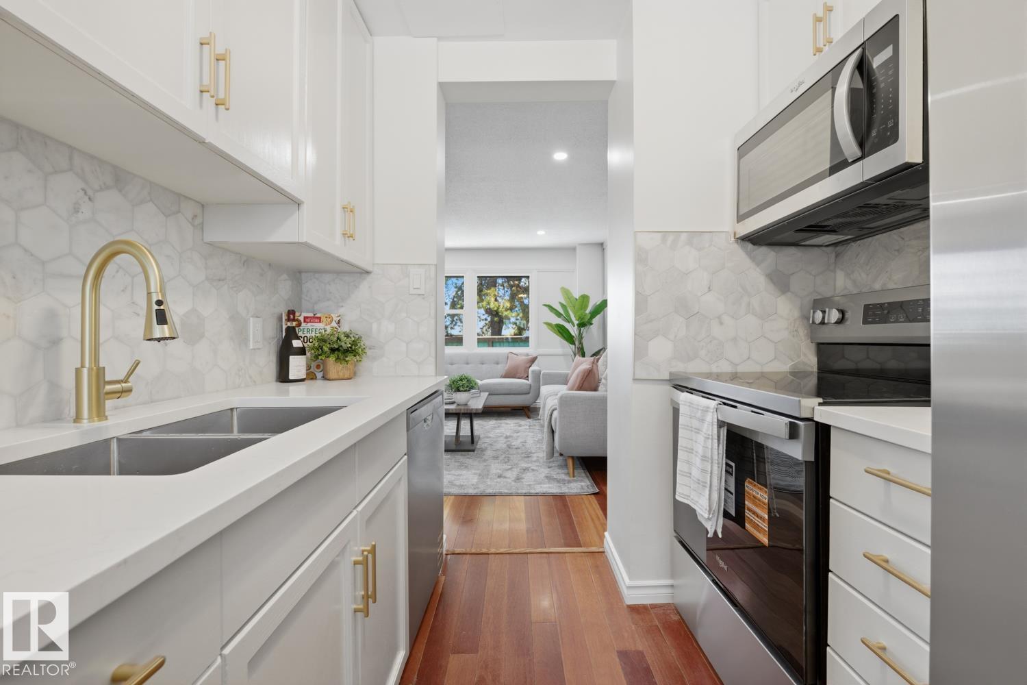 413 VILLAGE ON THE GREEN GR NW, Edmonton