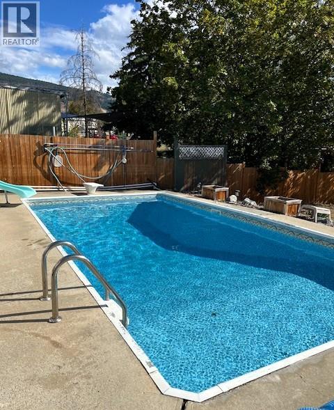 1400 30 Avenue - 40