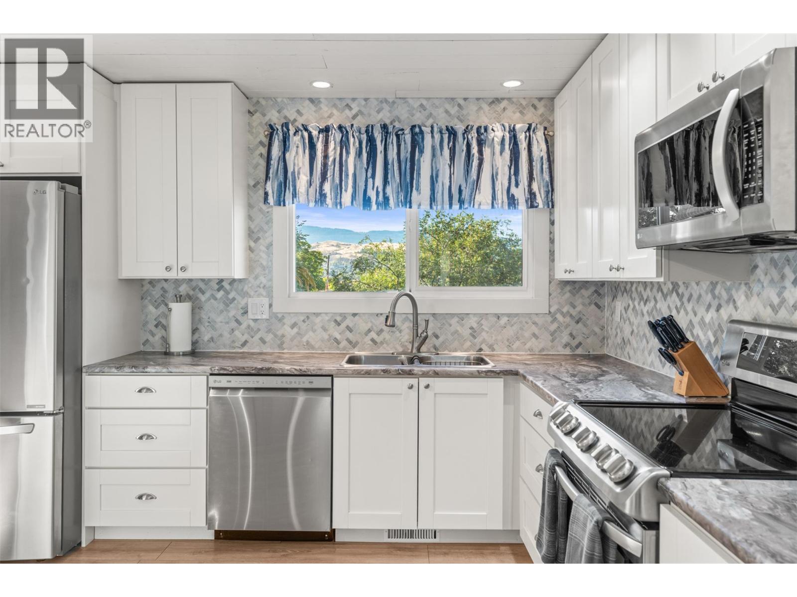 1400 30 Avenue, Vernon