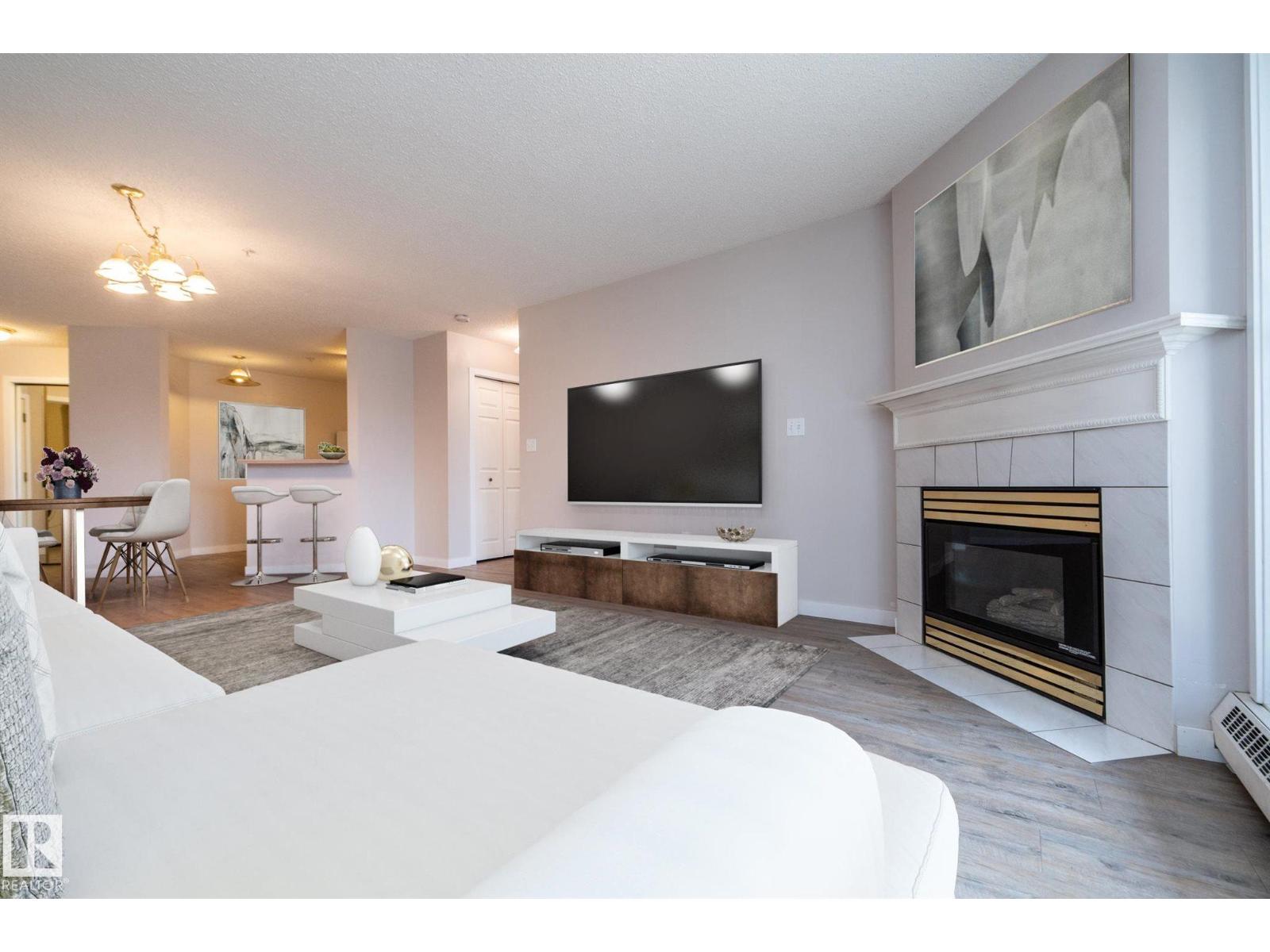 #112 11716 100 AV NW, Edmonton