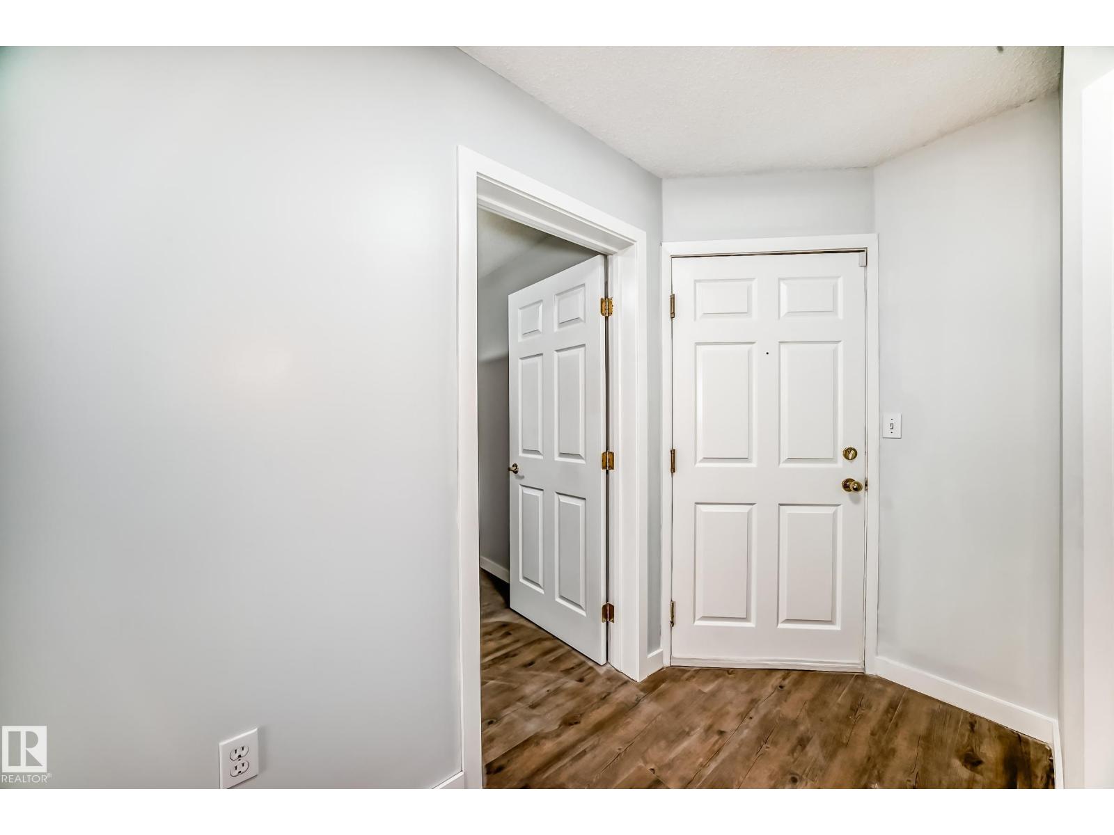 #112 11716 100 AV NW, Edmonton