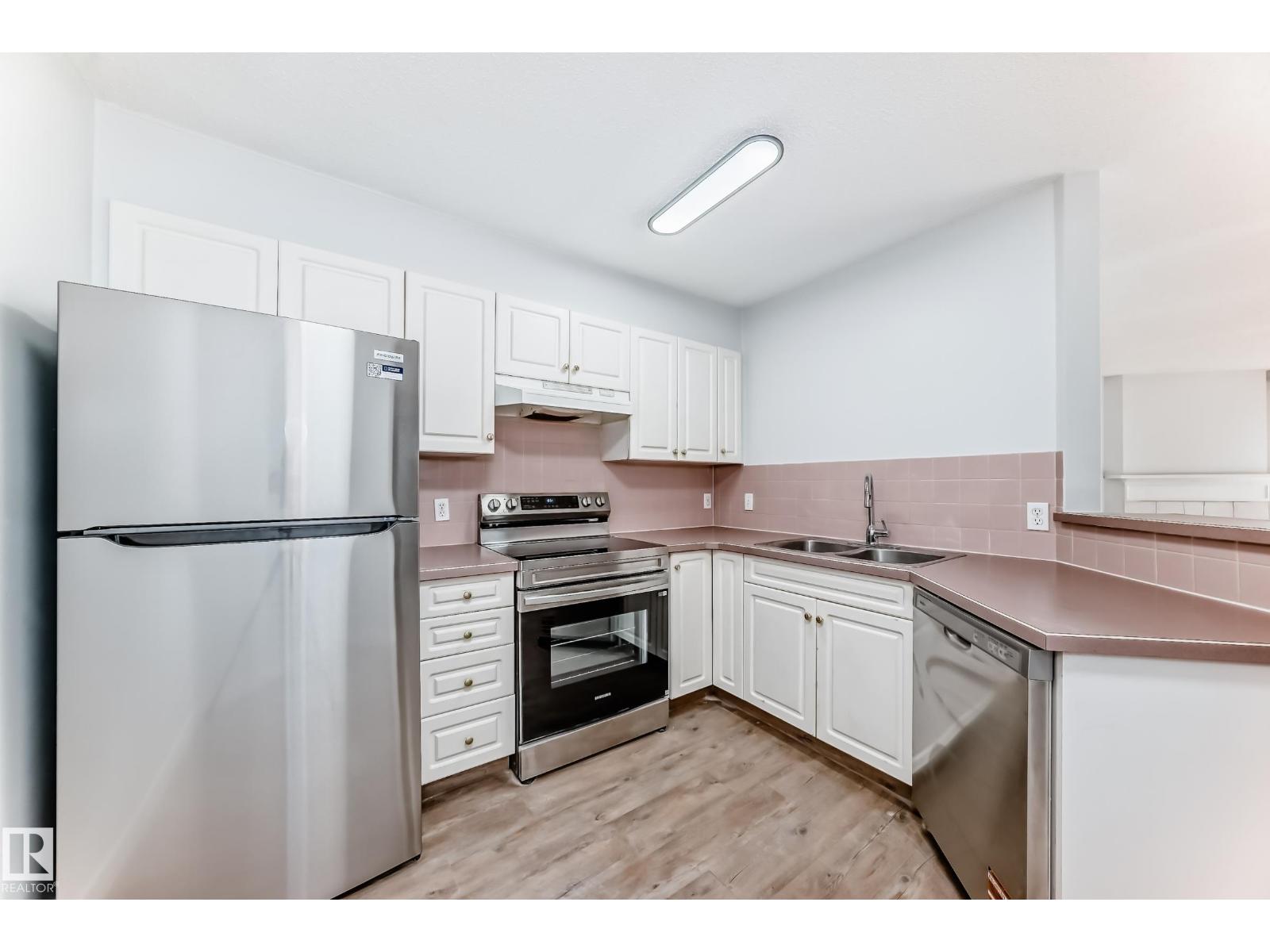 #112 11716 100 AV NW, Edmonton