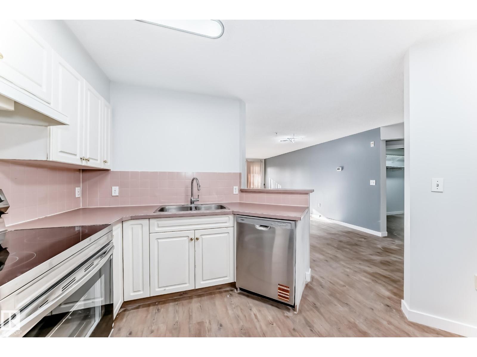 #112 11716 100 AV NW, Edmonton