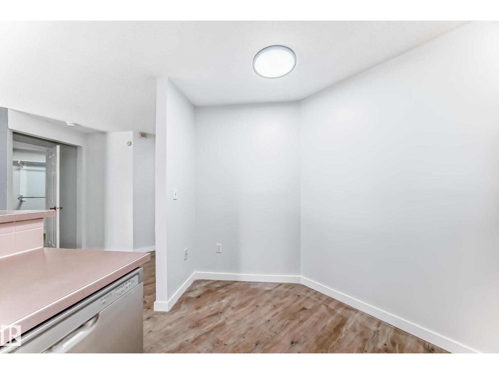 #112 11716 100 AV NW, Edmonton