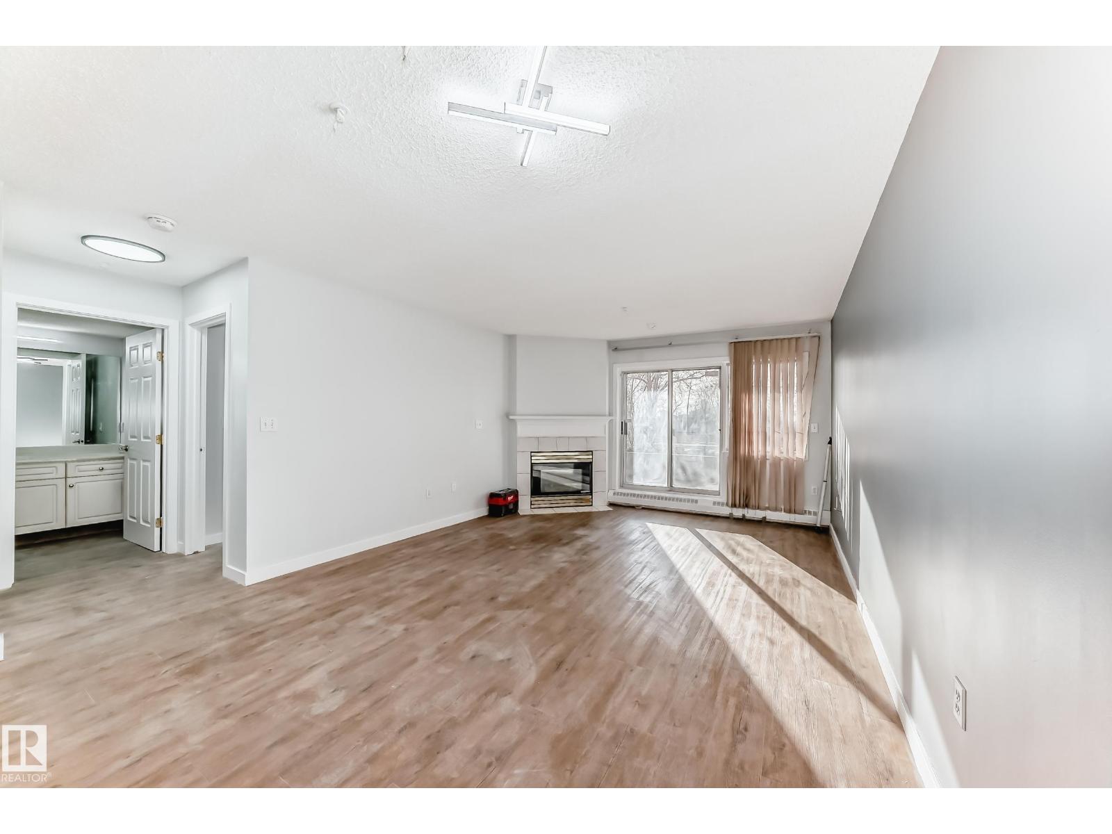 #112 11716 100 AV NW, Edmonton