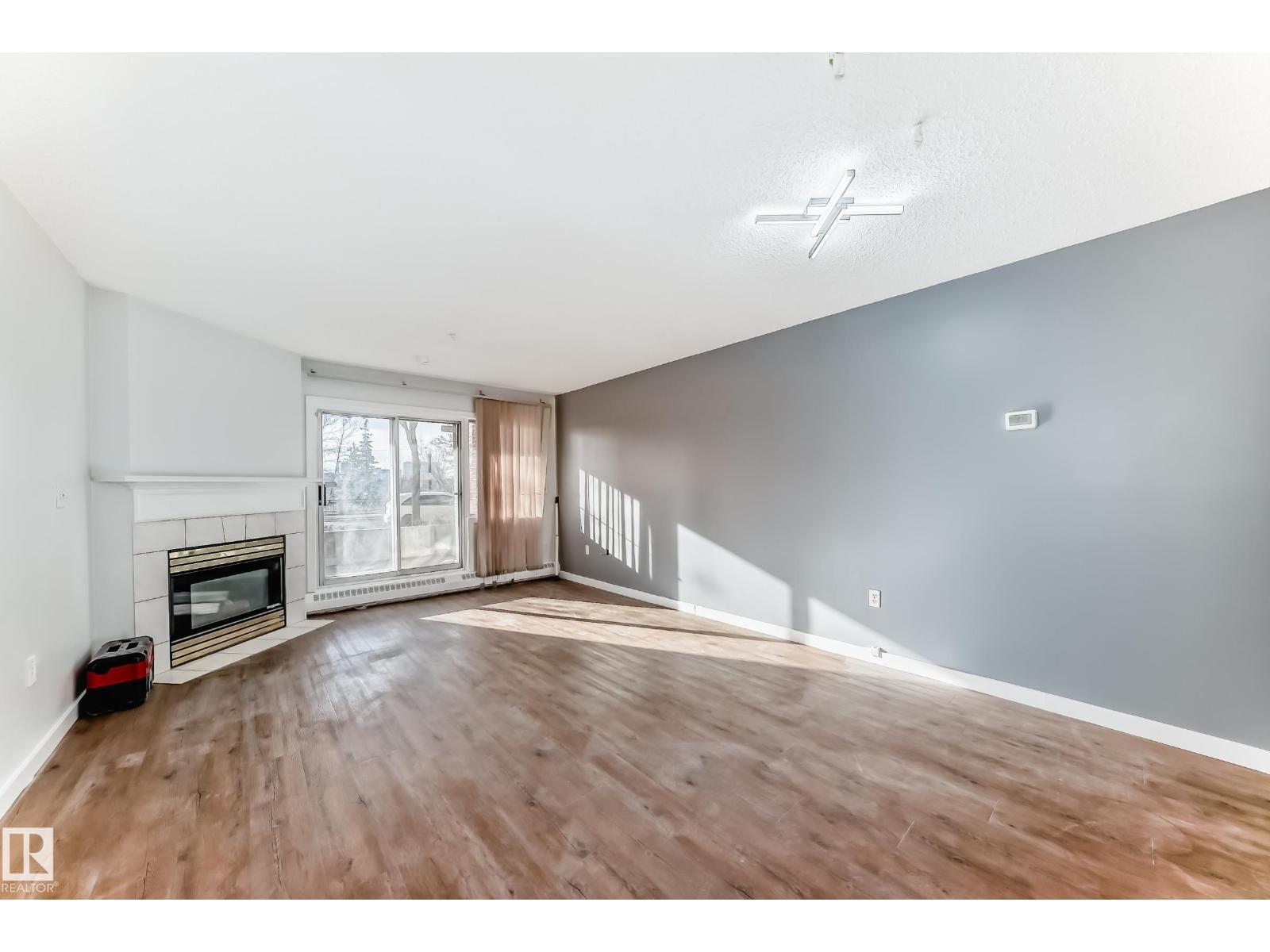 #112 11716 100 AV NW, Edmonton