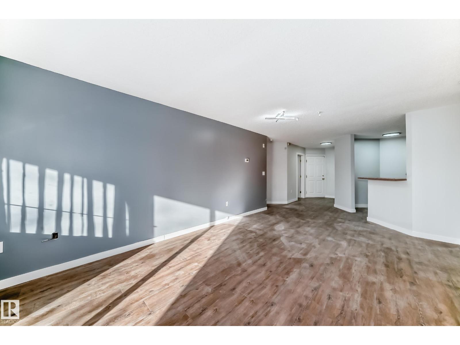 #112 11716 100 AV NW, Edmonton