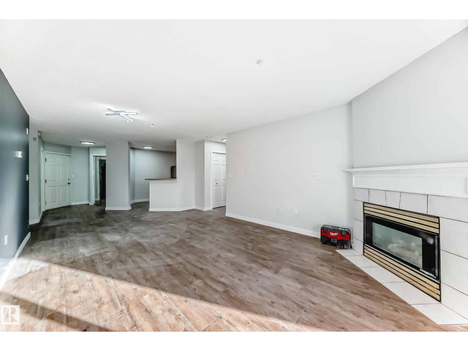 #112 11716 100 AV NW, Edmonton