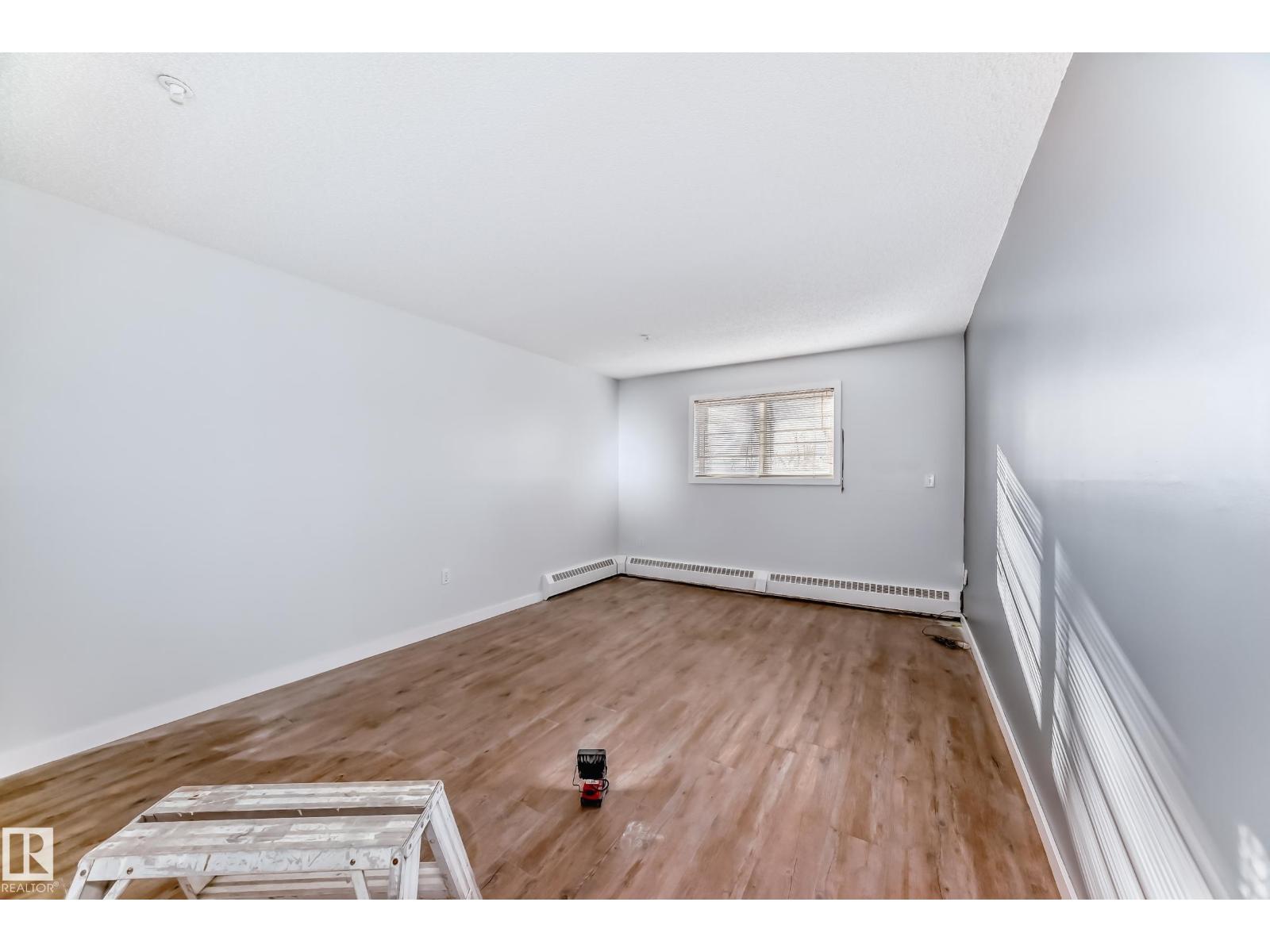 #112 11716 100 AV NW, Edmonton