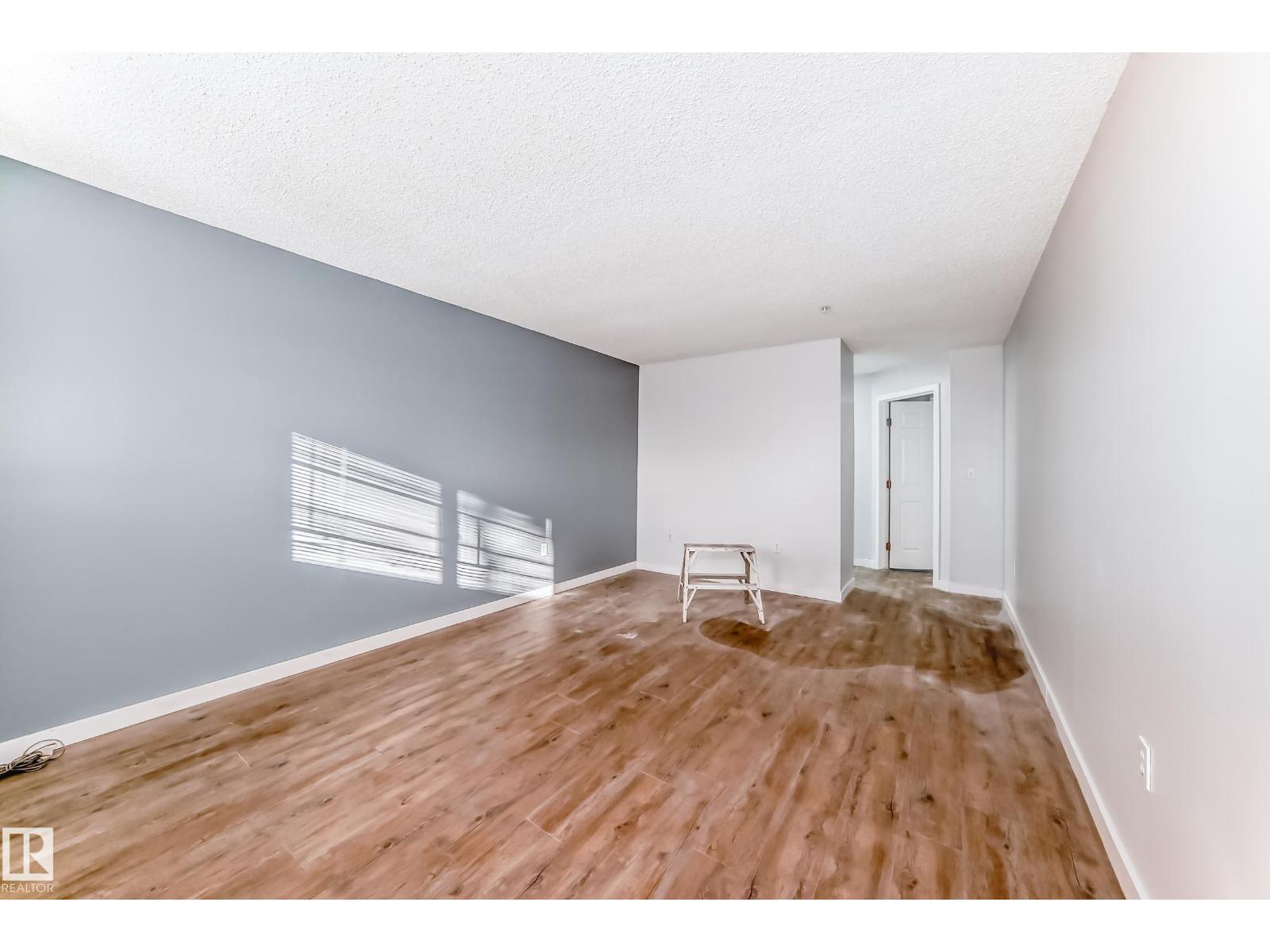 #112 11716 100 AV NW, Edmonton