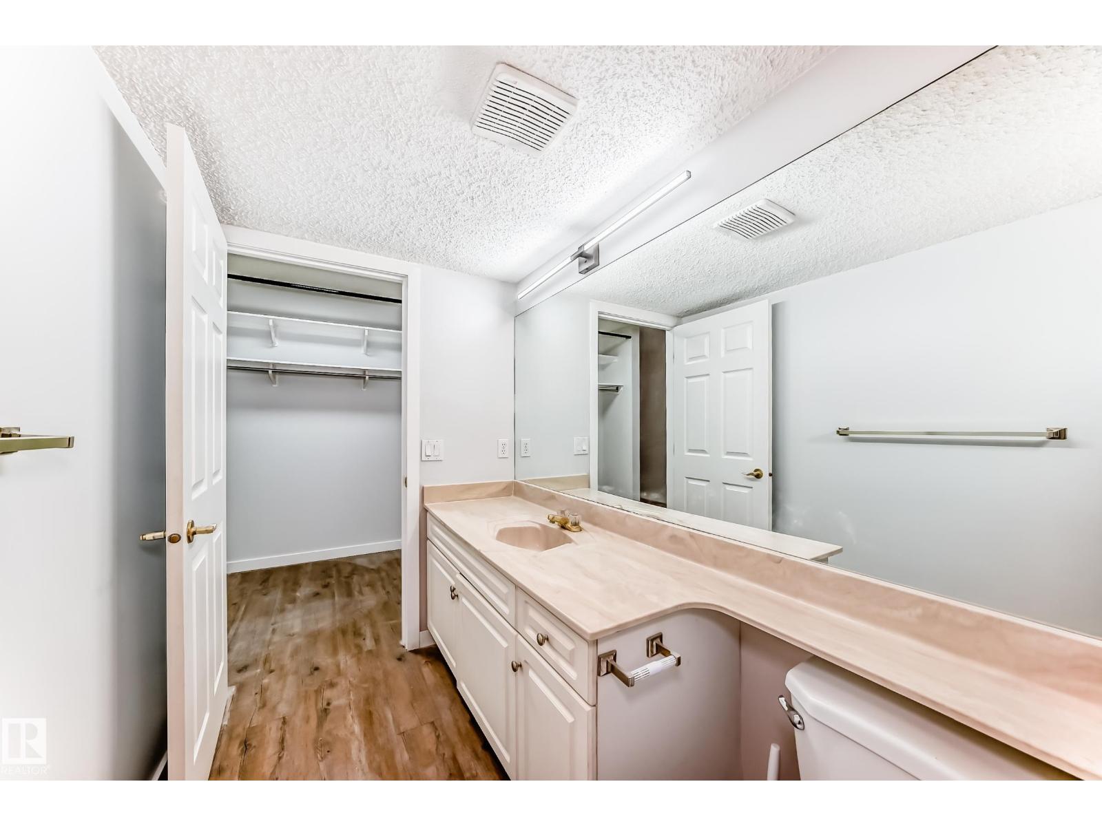 #112 11716 100 AV NW, Edmonton