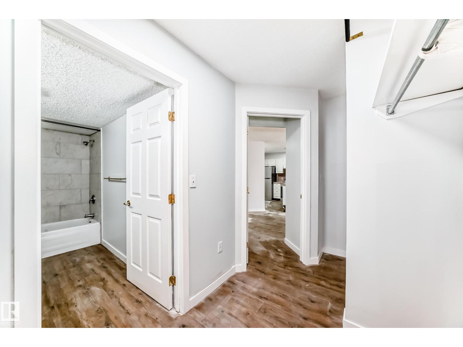 #112 11716 100 AV NW, Edmonton
