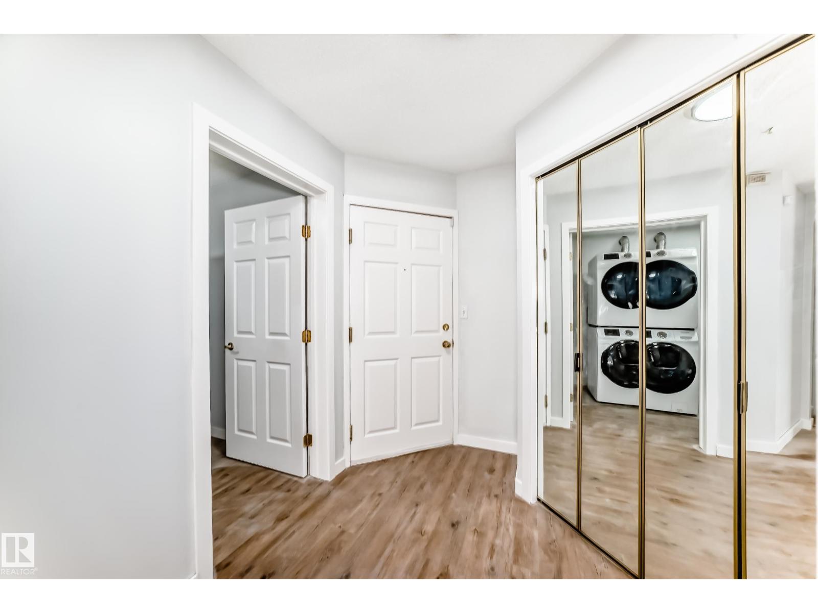 #112 11716 100 AV NW, Edmonton