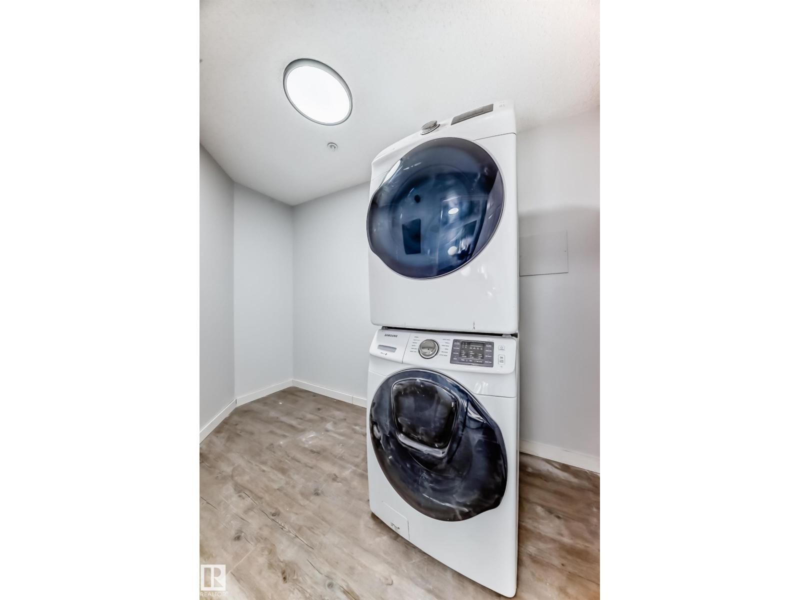 #112 11716 100 AV NW, Edmonton