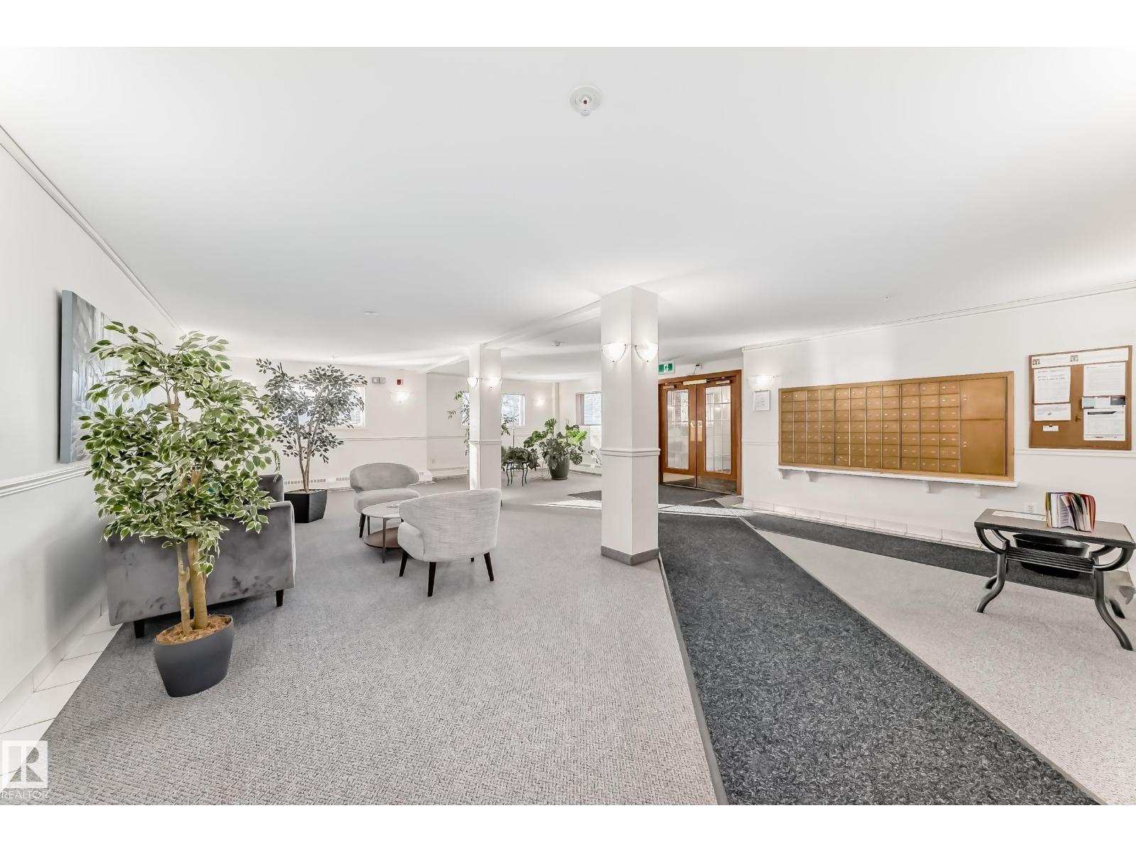 #112 11716 100 AV NW, Edmonton