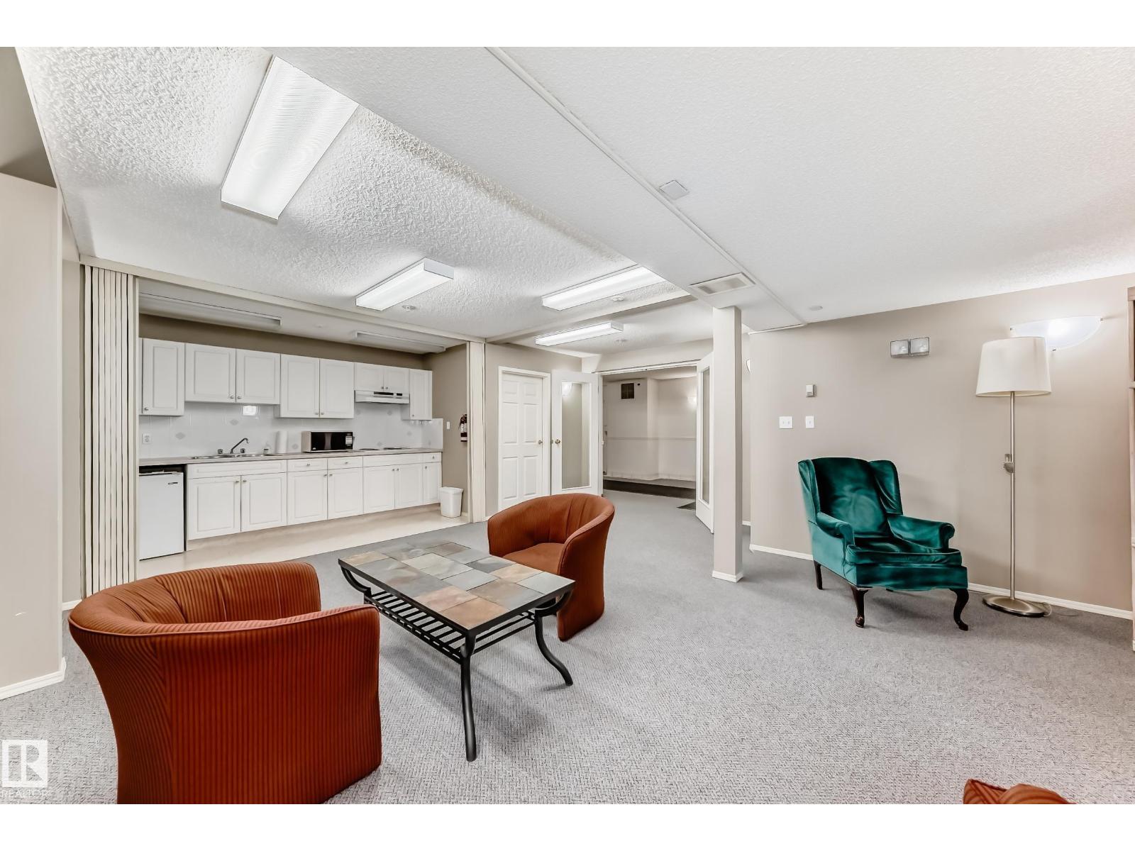 #112 11716 100 AV NW, Edmonton