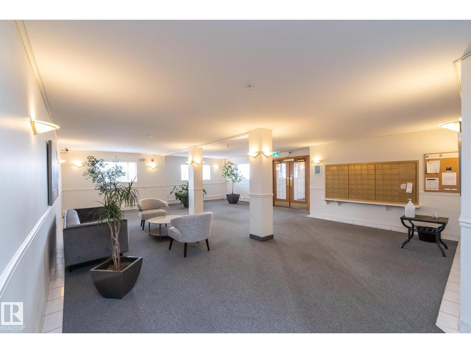 #112 11716 100 AV NW, Edmonton