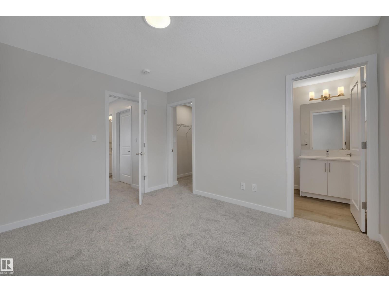 5631 Hawthorn WY SW SW, Edmonton