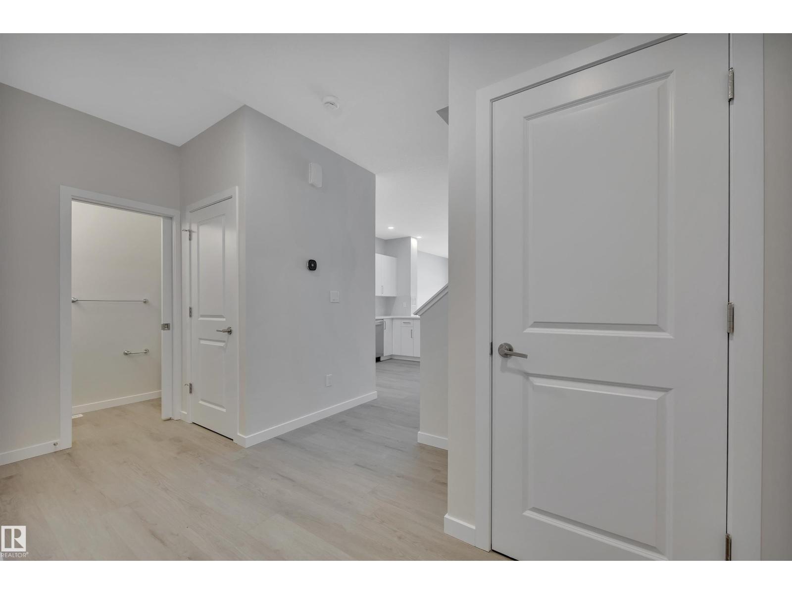 5631 Hawthorn WY SW SW, Edmonton