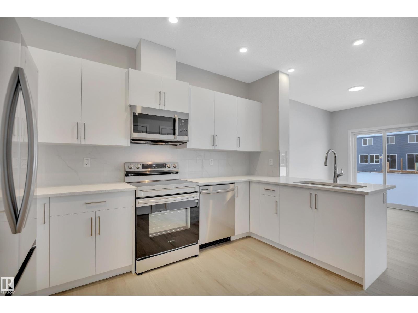 5631 Hawthorn WY SW SW, Edmonton