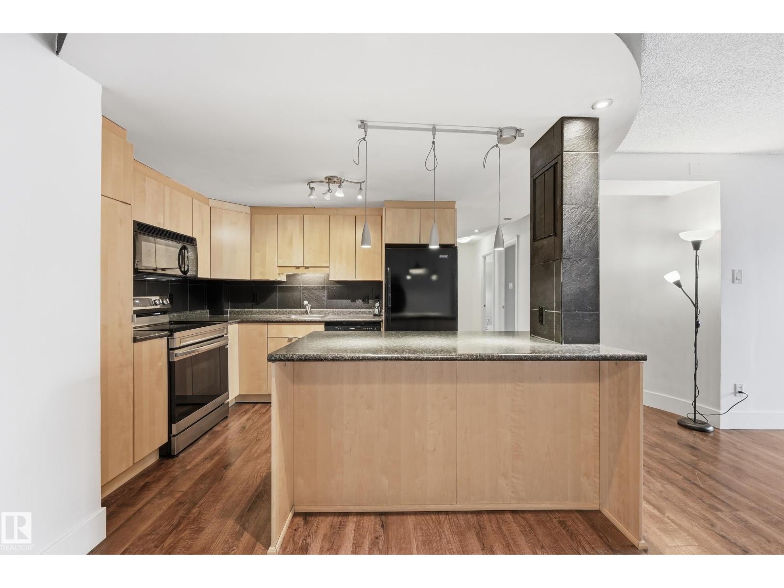 #1003 9929 113 ST NW NW, Edmonton