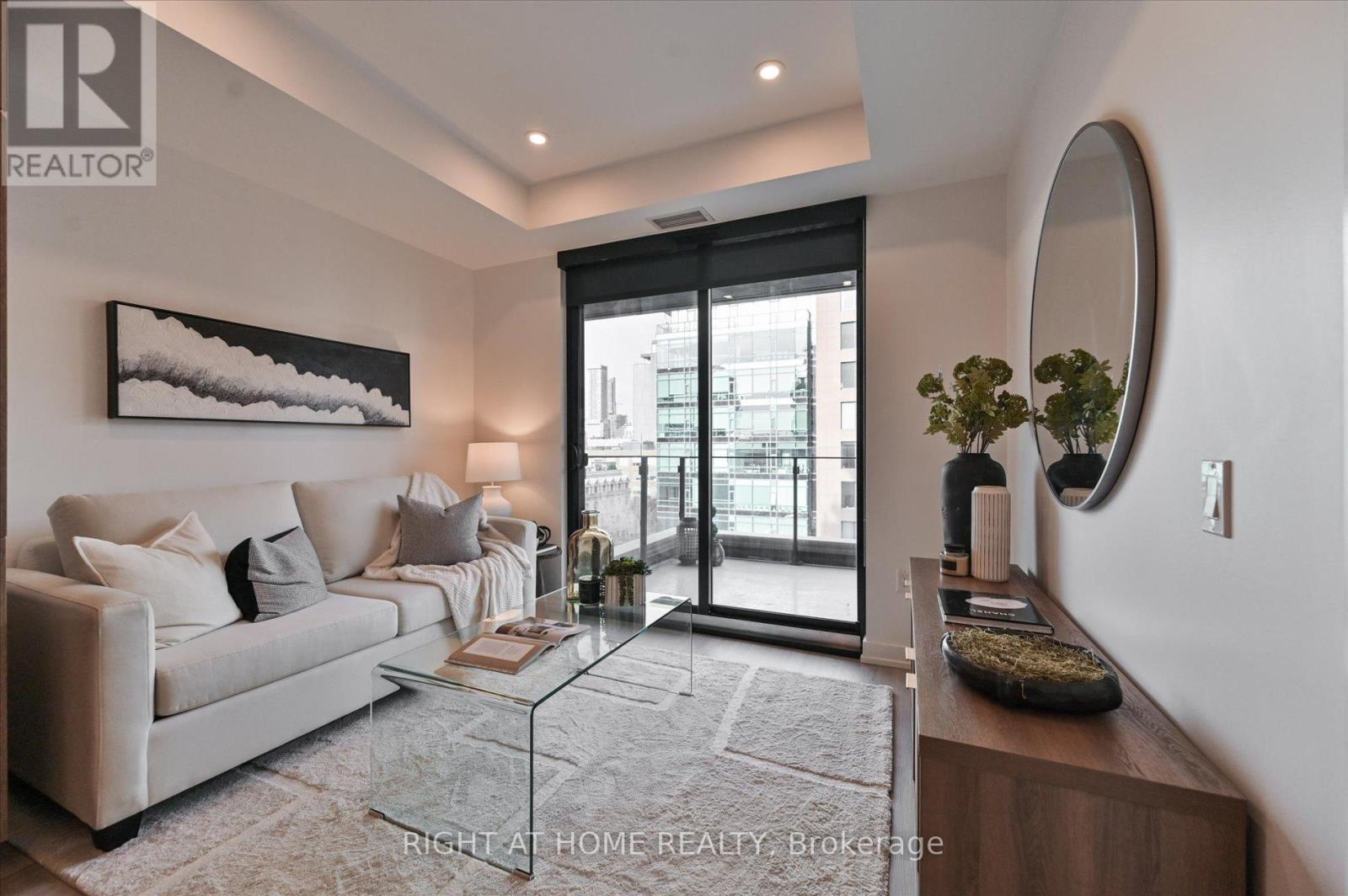 #623 505 RICHMOND STREET W - 14
