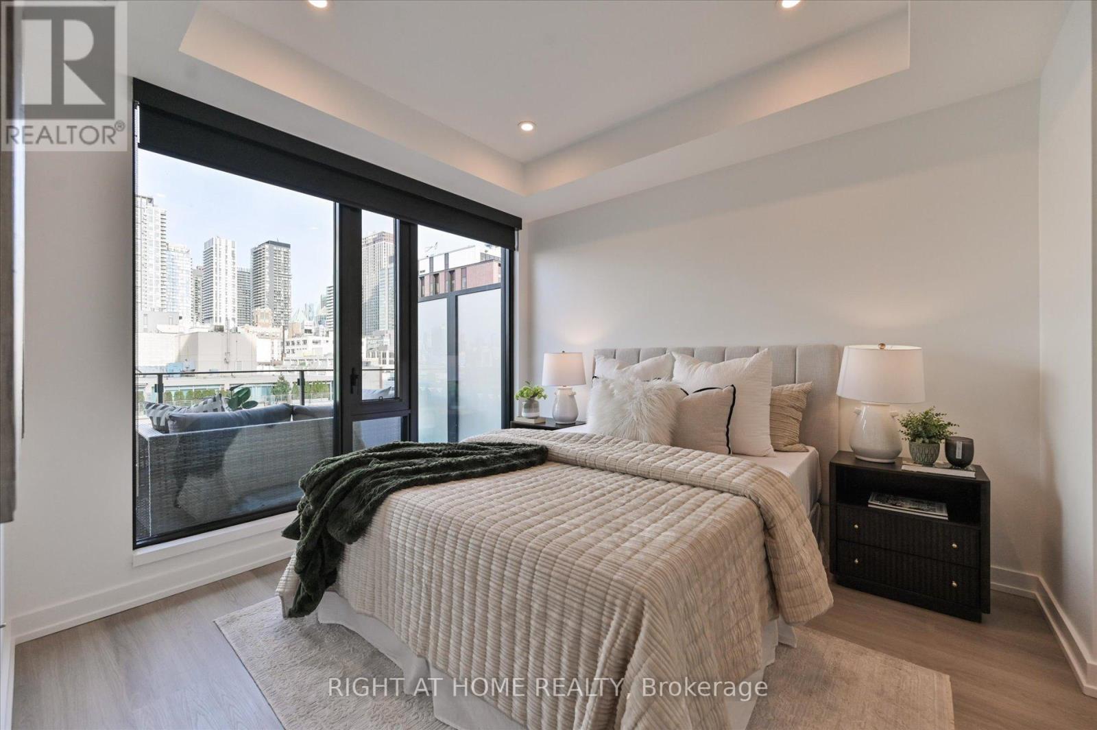#623 505 RICHMOND STREET W - 16