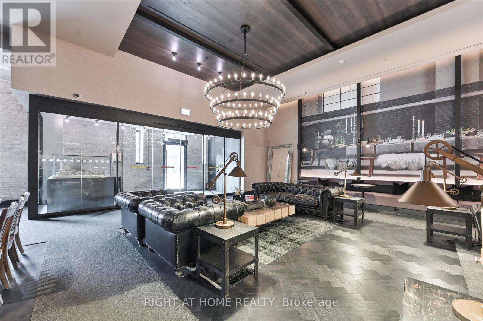 #623 505 RICHMOND STREET W - 22
