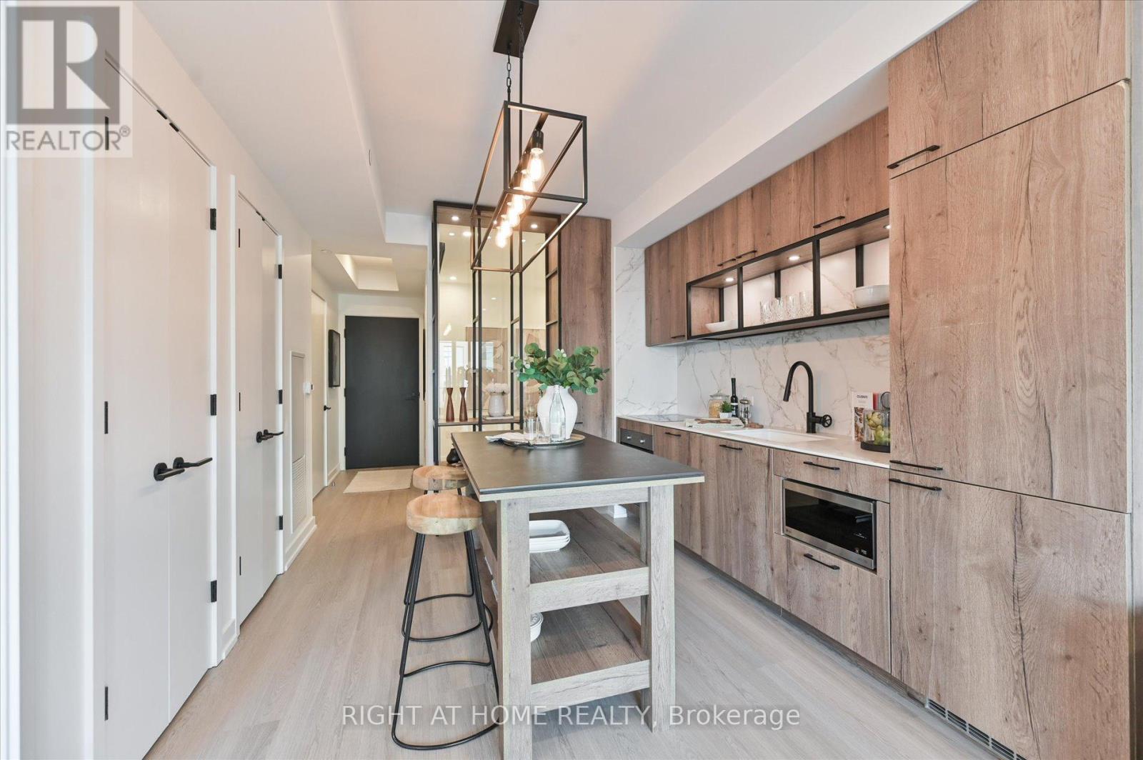 #623 505 RICHMOND STREET W - 9