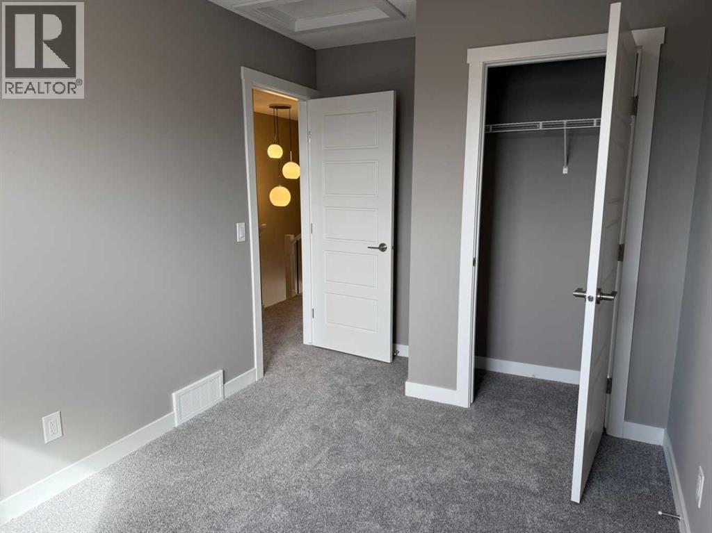 24 Sundown Place, Cochrane
