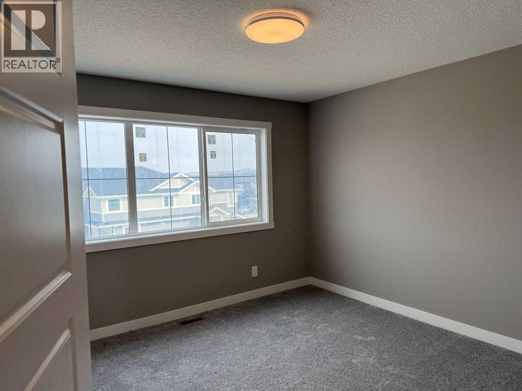 24 Sundown Place, Cochrane