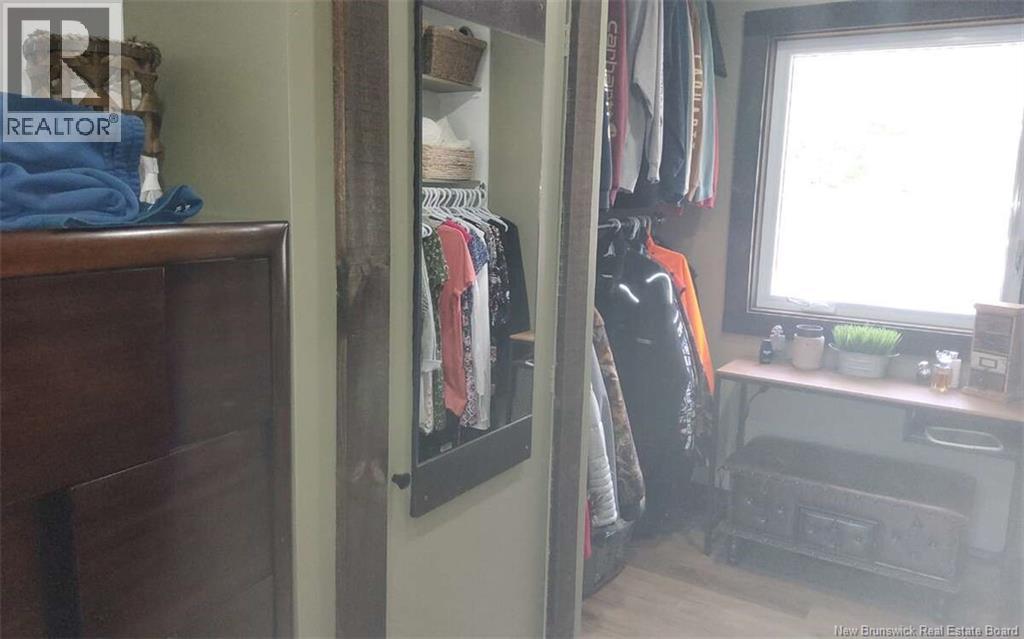 922 Robertville — photo 36