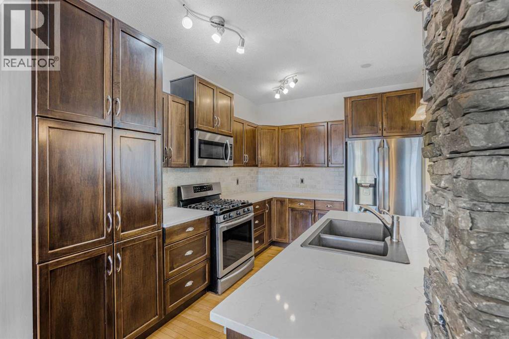 76 Heritage Hill, Cochrane