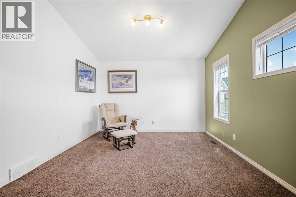 76 Heritage Hill, Cochrane