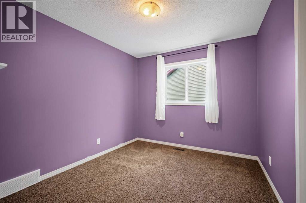 76 Heritage Hill, Cochrane